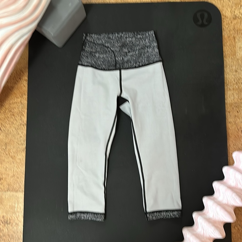 Lululemon Wunder Under Capris Size 2 - Picture 6 of 9